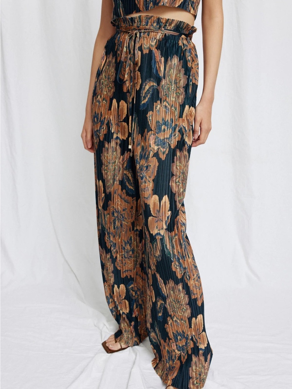 Wide Leg Floral Pleated Pants in Navy and Tan
